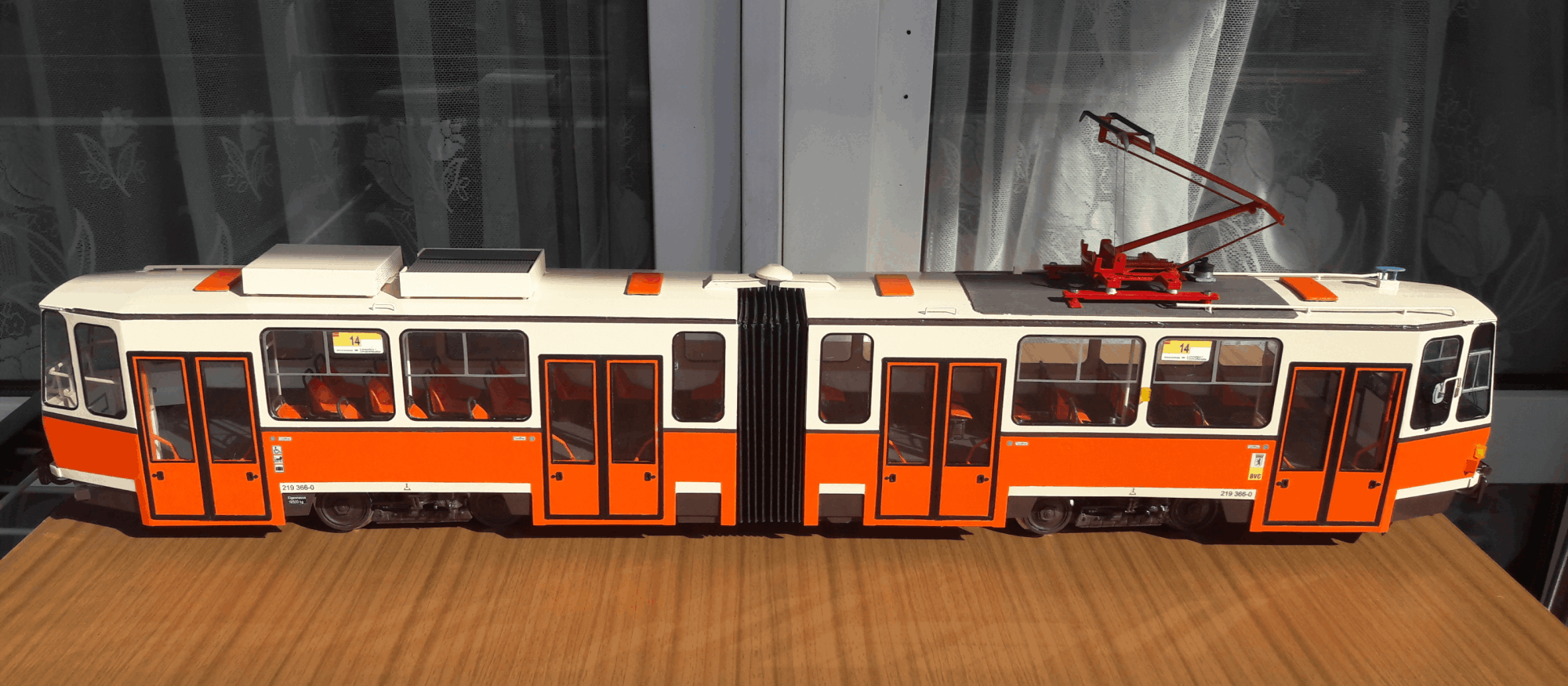 Straßenbahnmodell KT4D Berlin Hauptstadtlack